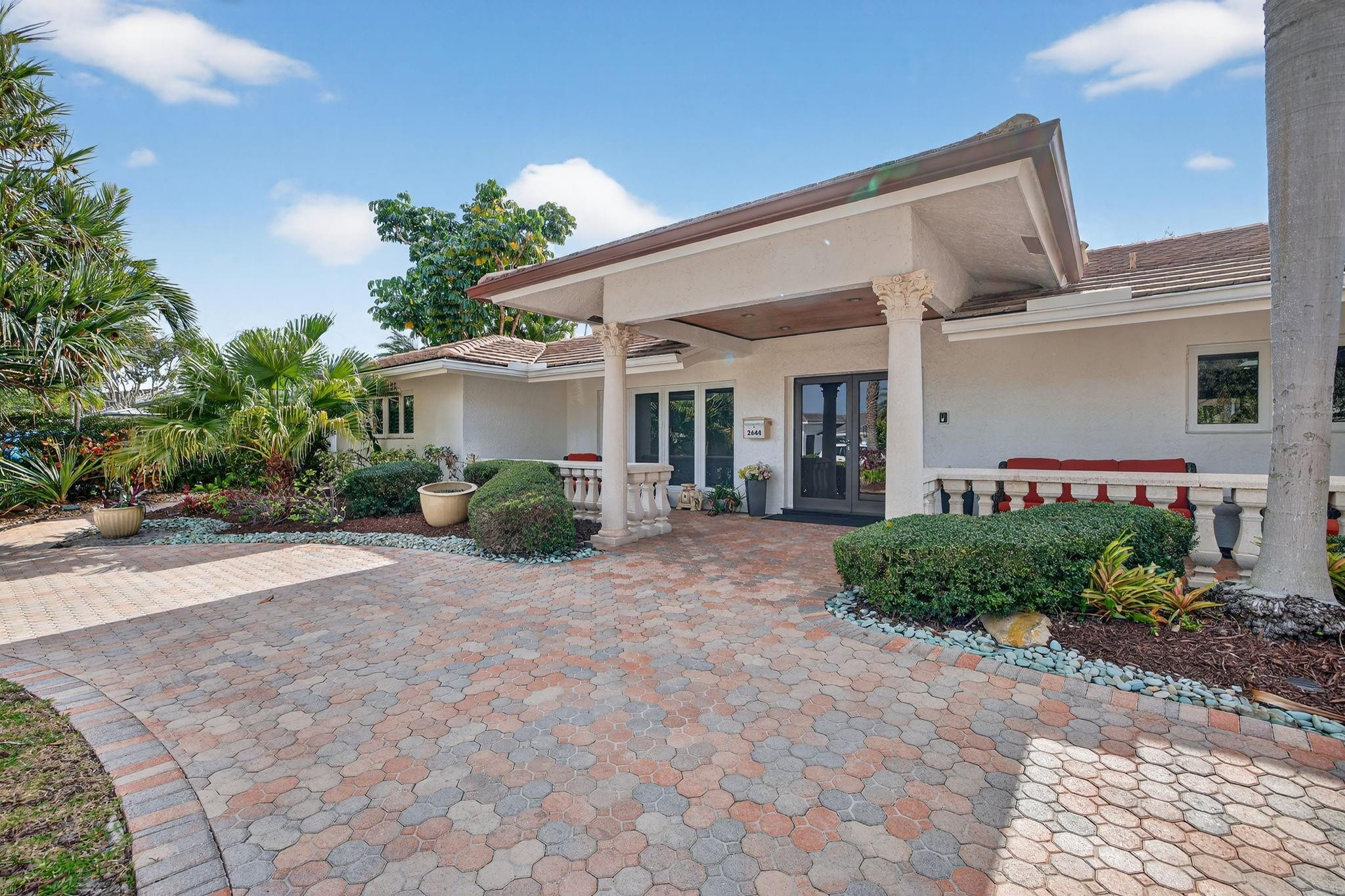 Rare & remarkable resort-style estate, set on an expansive lot in one – image 90