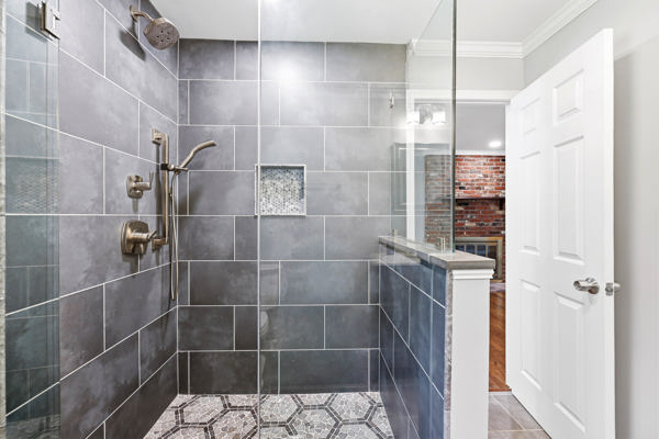 Welcome to this beautiful home that’s gleaming with pride and perfecti – image 27