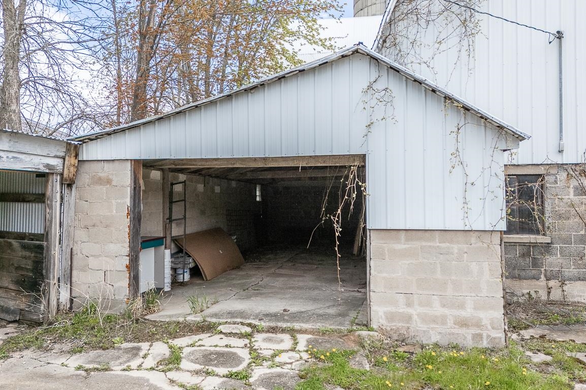N5201 Lower Road, Shiocton, Wisconsin, 54170-9132, USA, 3 Bedrooms Bedrooms, ,2 BathroomsBathrooms,Residential,For Sale,N5201 Lower Road,86ab8ace-a03c-4b7b-9366-5f3e37