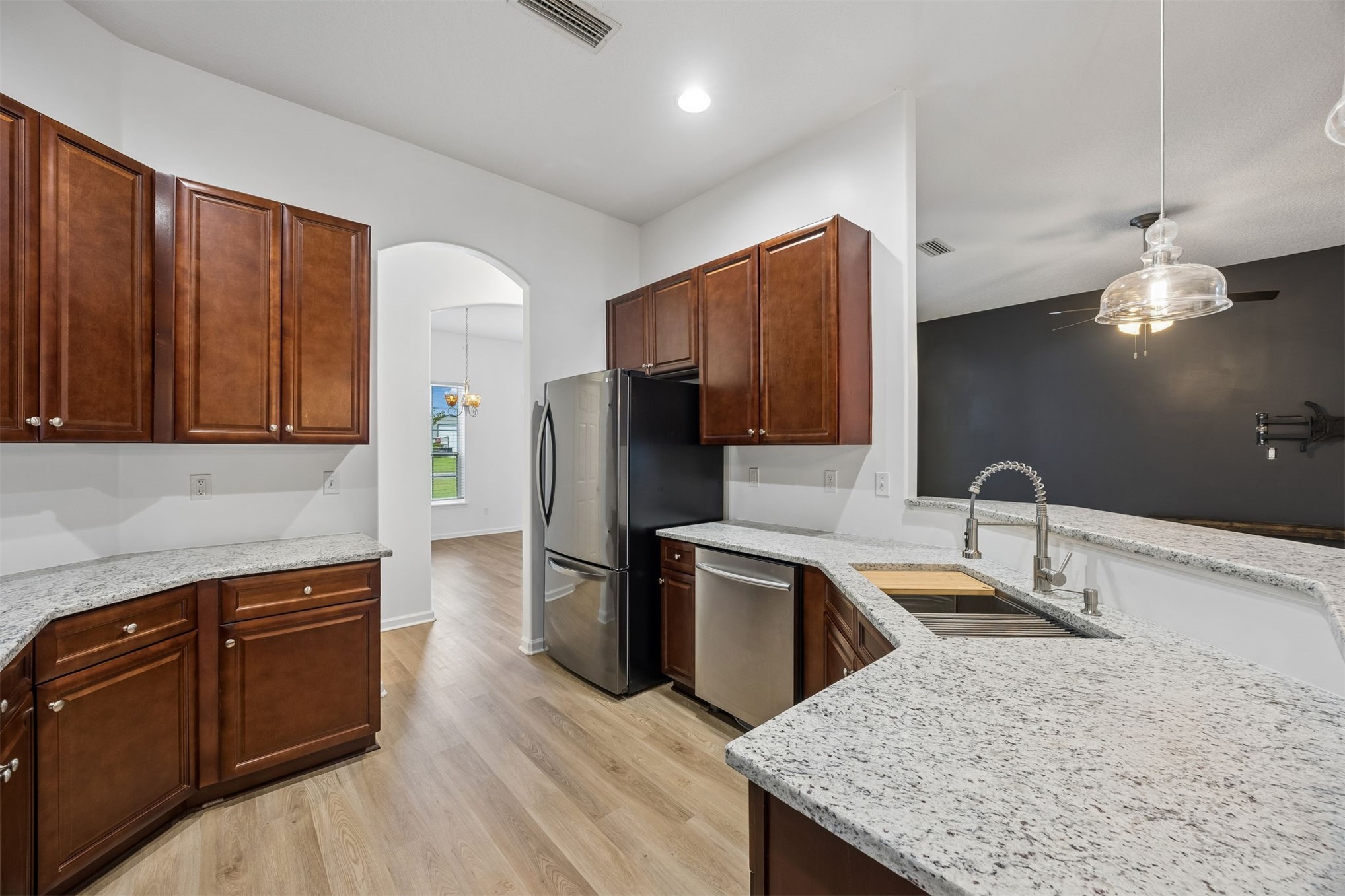 Tired of choosing between a backyard and a commute? At 54079 Amblerwoo – image 26