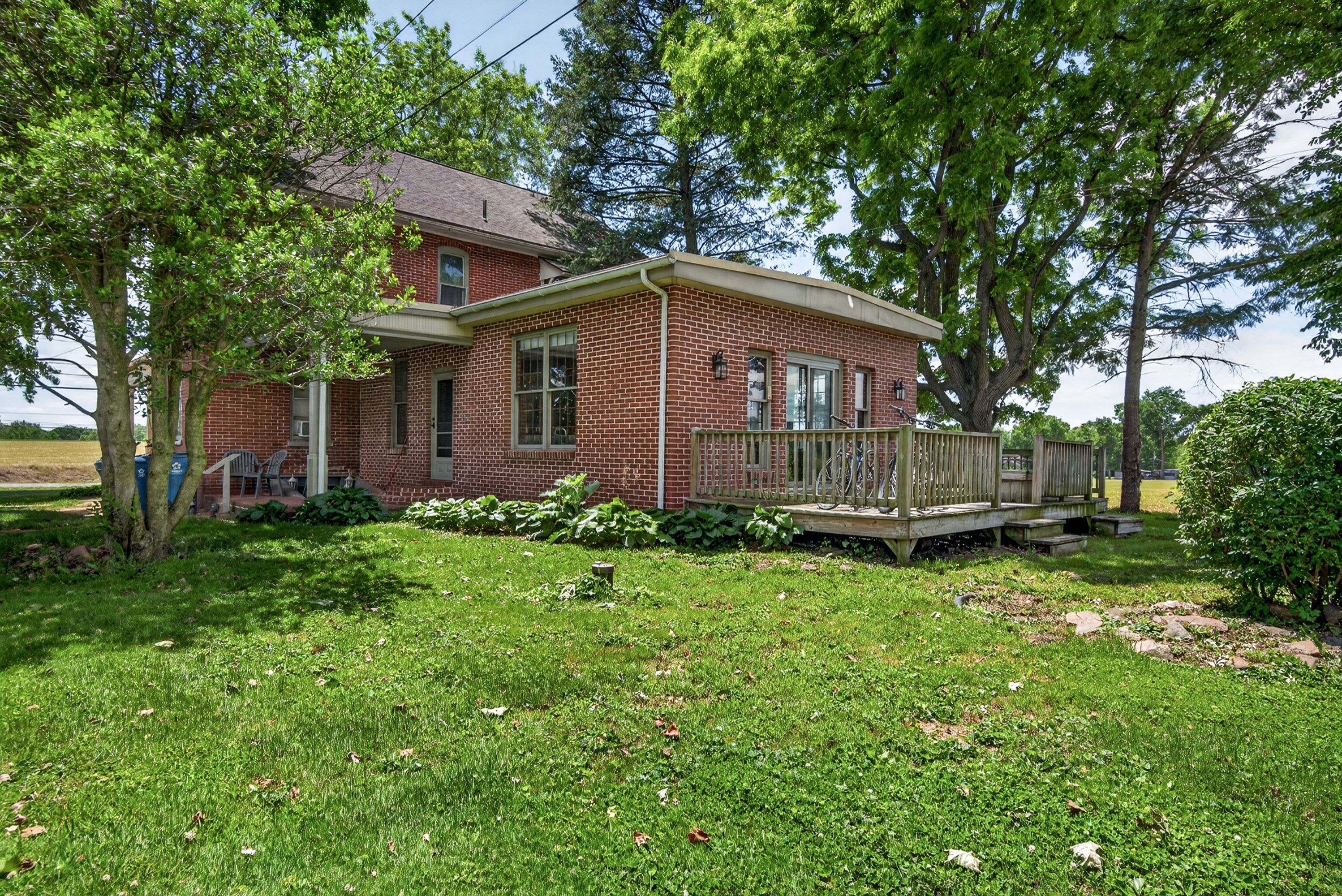 Endless possibilities await at 4023 Minute Drive! This unique and beau – image 21