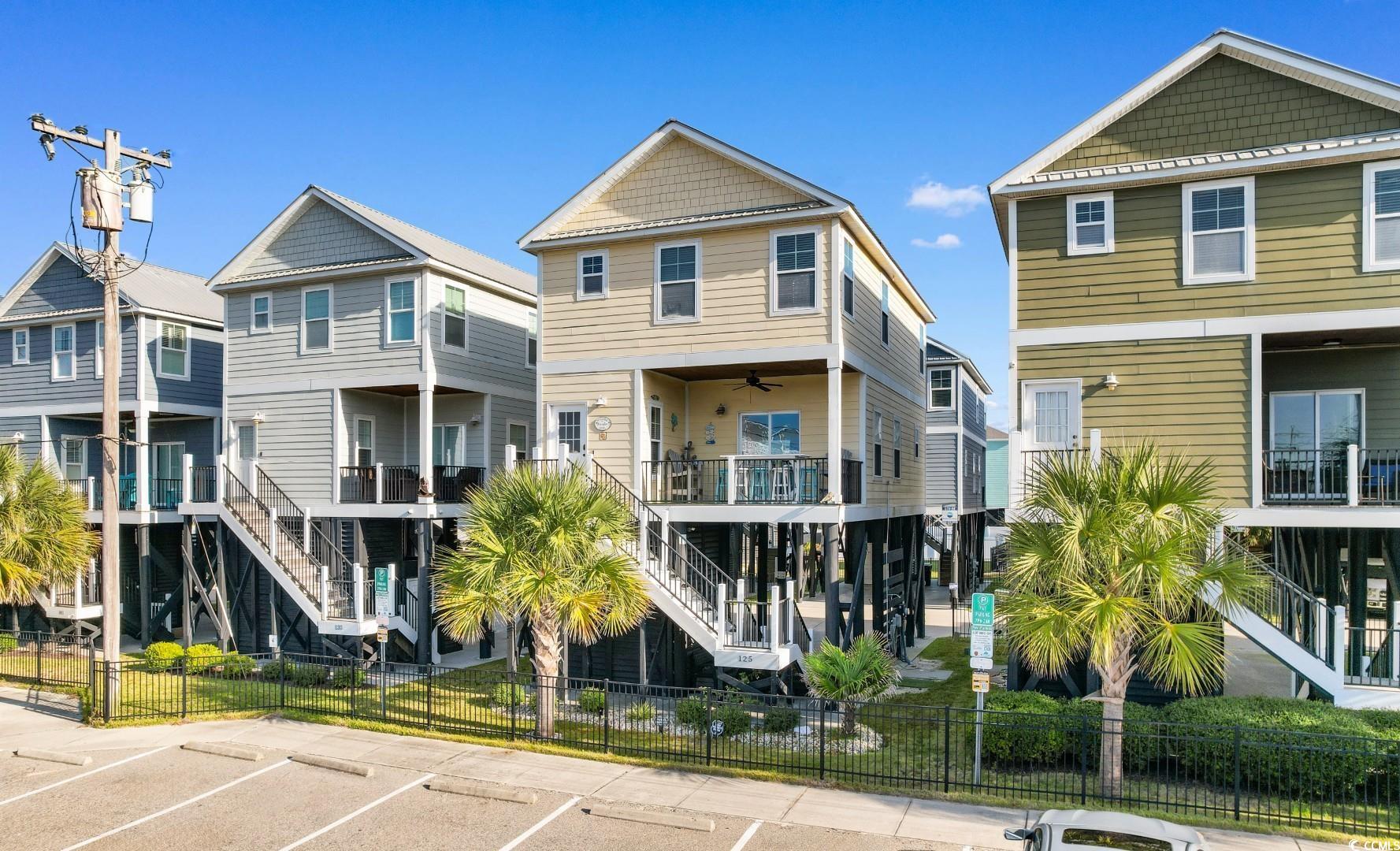 Just steps from the sand and the iconic Garden City Pier, this stunnin – image 31