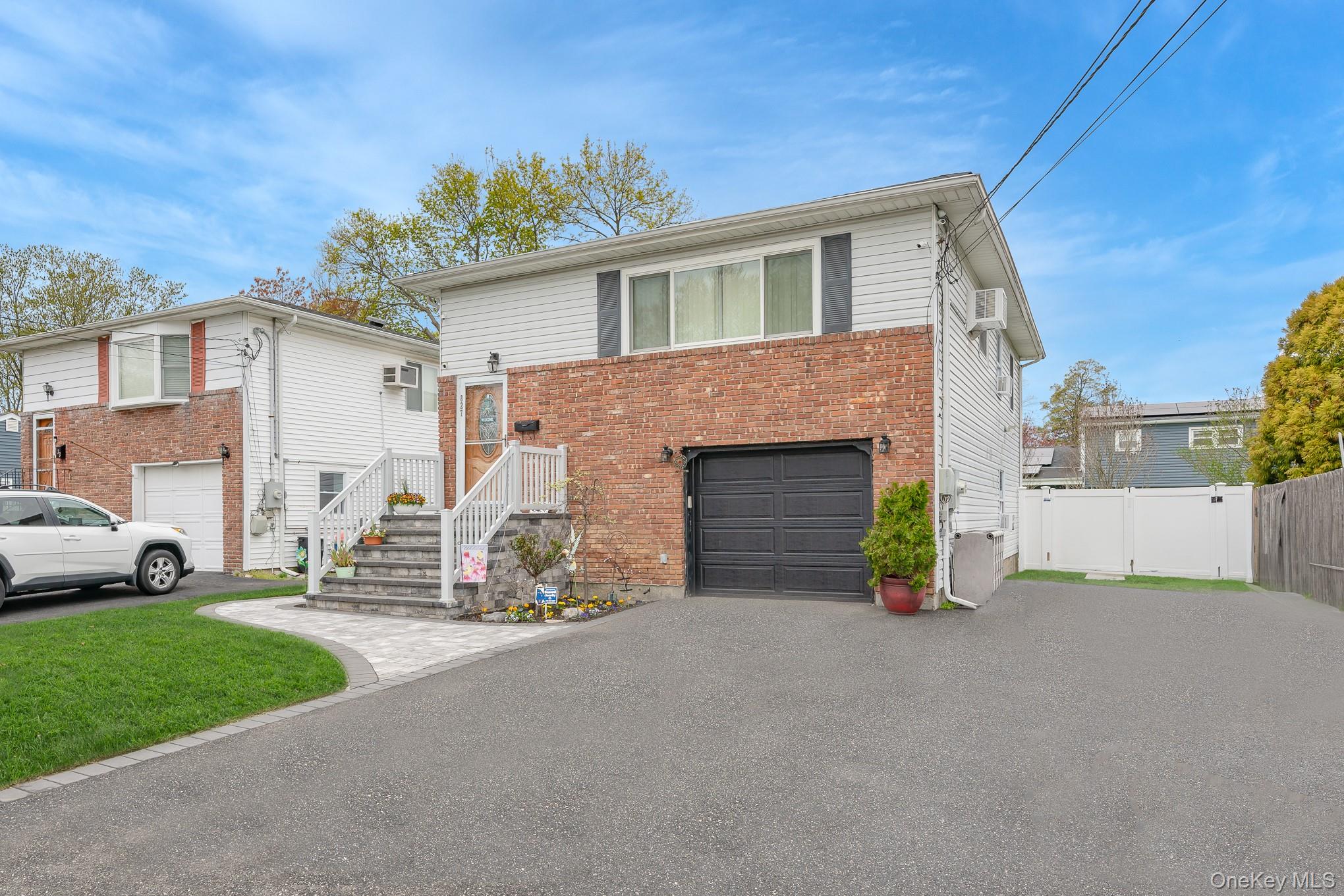 Welcome to this spacious Hi Ranch located on a quiet dead end street i – image 3