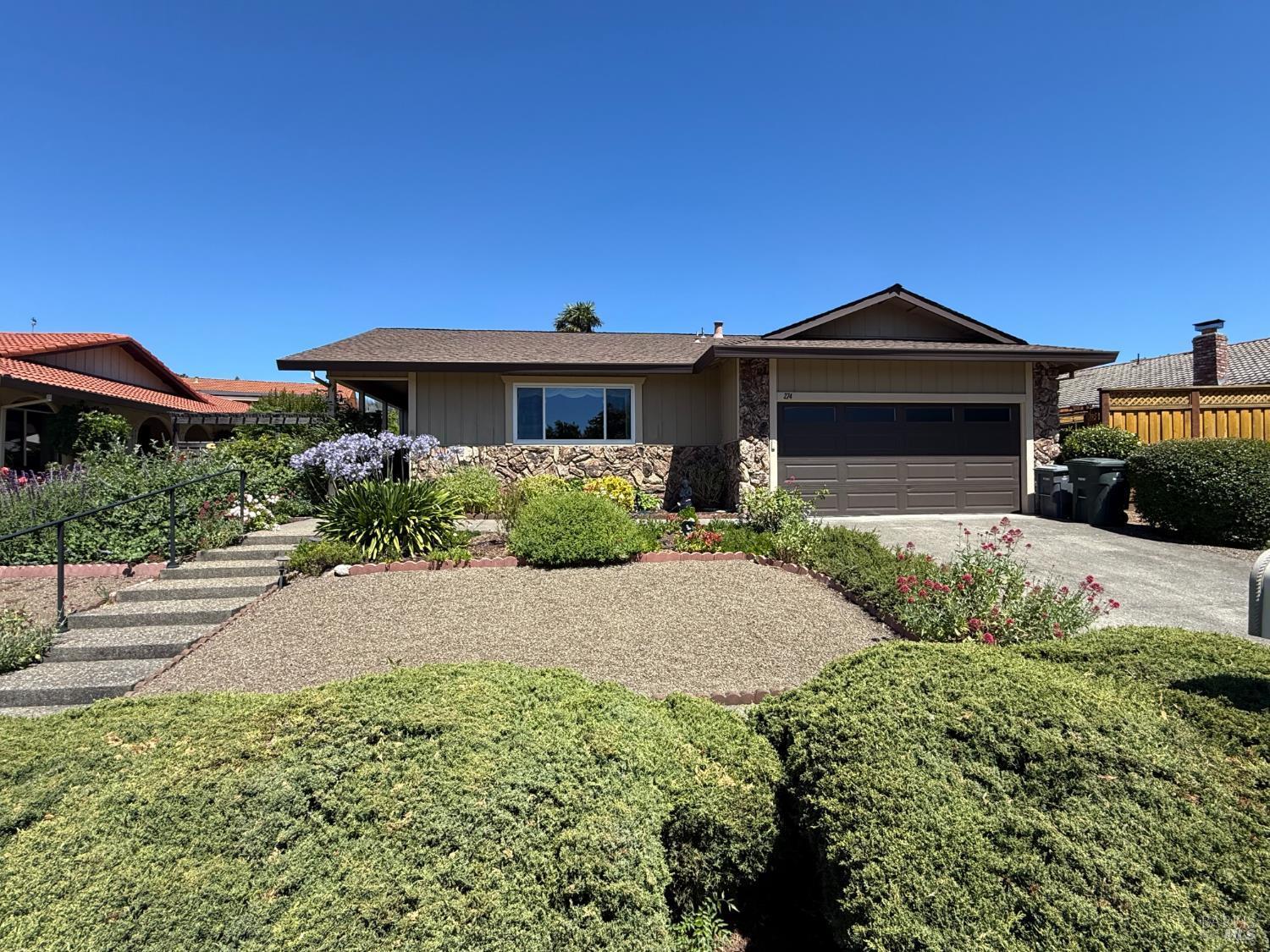 Welcome to 274 Beech Avenue, a beautifully maintained single-story hom – image 1