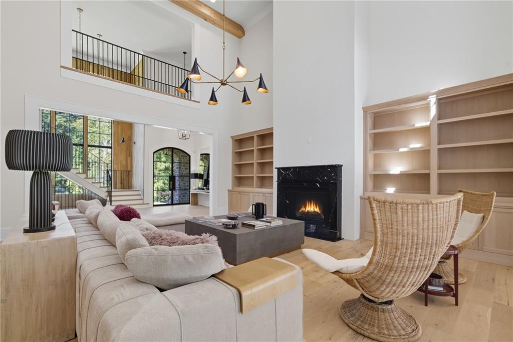 Beautiful Custom Home on gorgeous estate lot in exclusive Milton. This – image 19