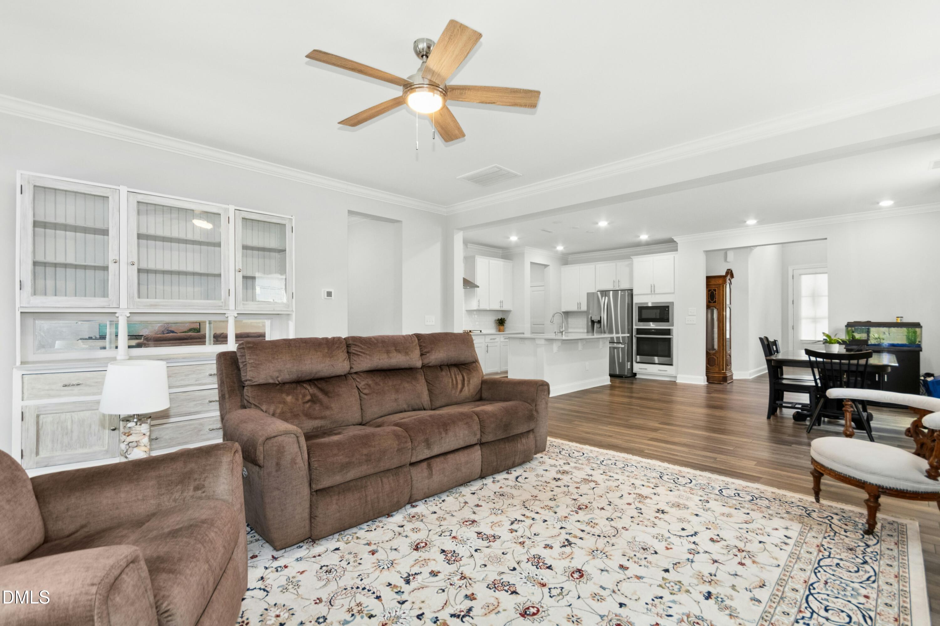 Welcome to 813 Precipice Way. This move-in ready 4-bedroom, 3-bathroom – image 11