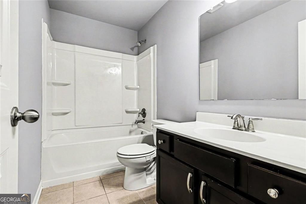 Location, location for this one, so close to the Mall of Georgia with – image 25