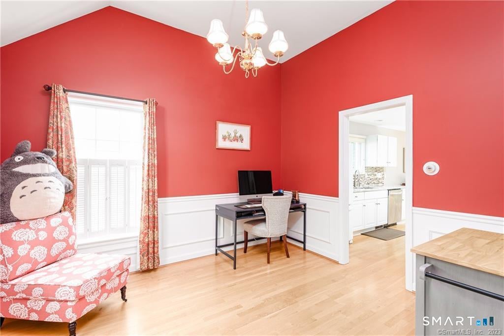 SPECTACULARLY DESIRABLE LOCATION! This rare-to-market single family is – image 7