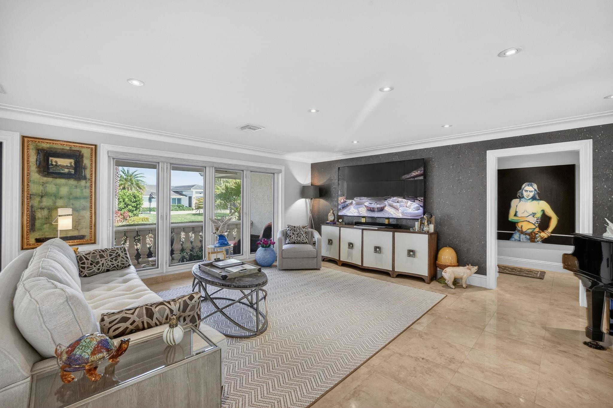 Rare & remarkable resort-style estate, set on an expansive lot in one – image 15