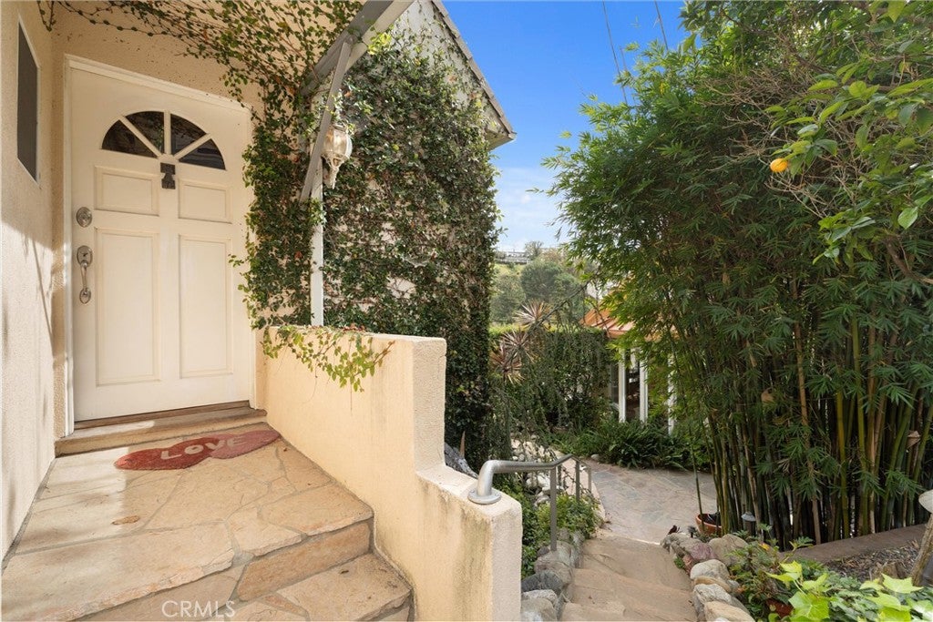 2127 2127 Kress Street, Hollywood Hills, California, 90046, USA, 4 Bedrooms Bedrooms, ,1 BathroomBathrooms,Residential,For Sale,2127 Kress Street,WS26032674