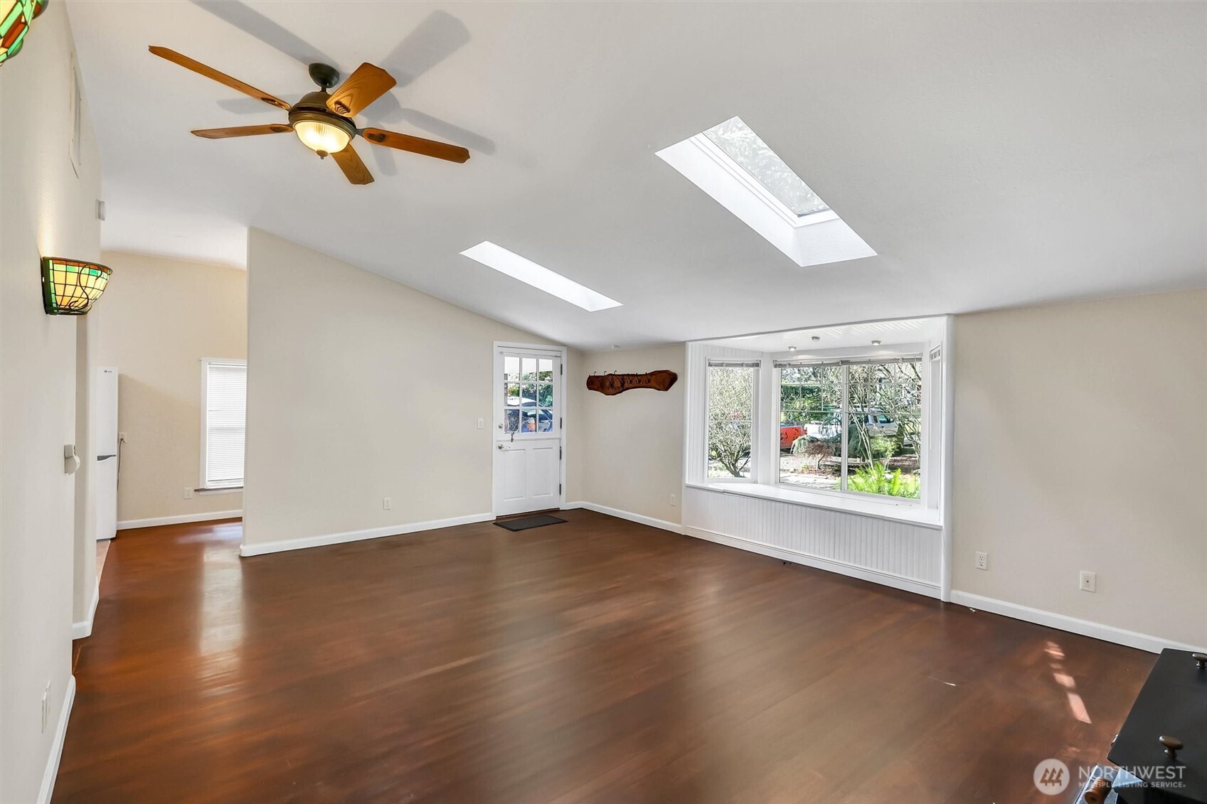 13722 13722 Interlake Avenue, Seattle, Washington, 98133, USA, 2 Bedrooms Bedrooms, ,2 BathroomsBathrooms,Residential,For Sale,13722 Interlake Avenue,2490690