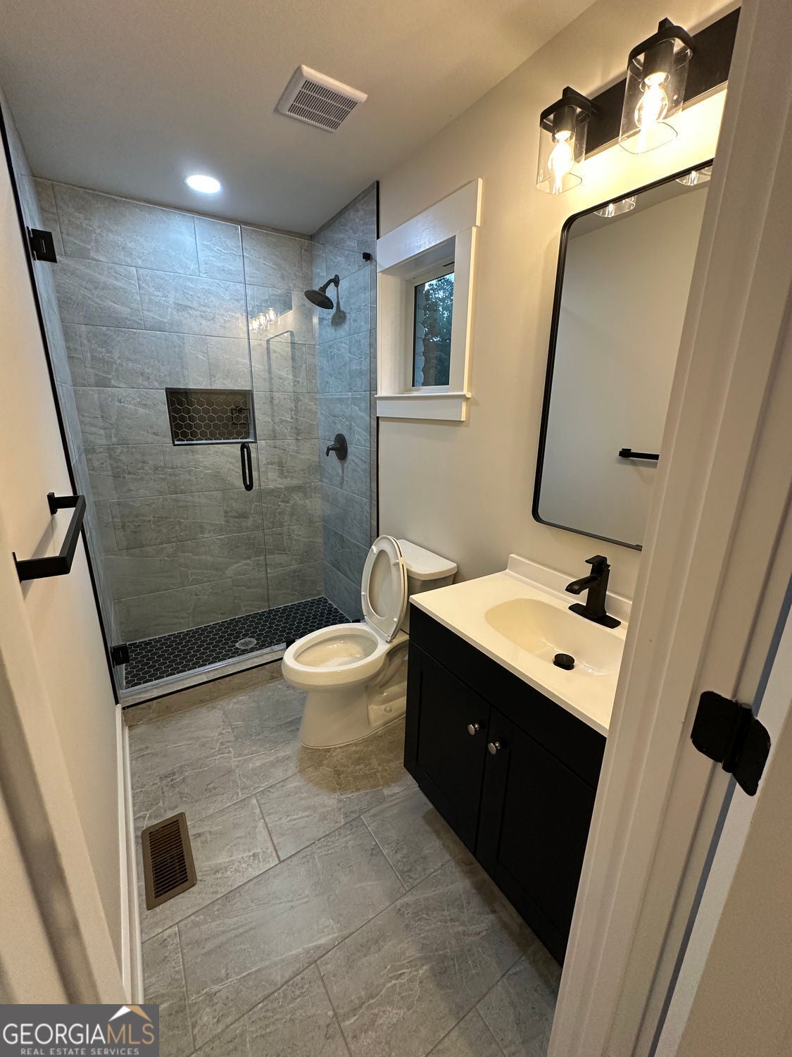 Welcome Home! A fully renovated home where modern upgrades meet though – image 11
