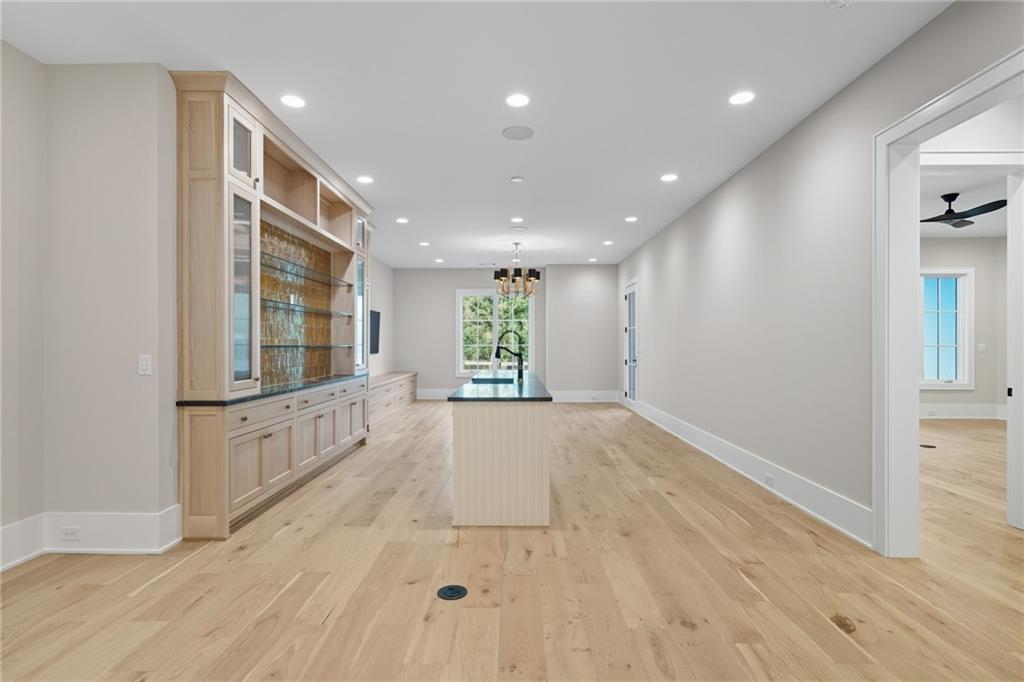 Beautiful Custom Home on gorgeous estate lot in exclusive Milton. This – image 44