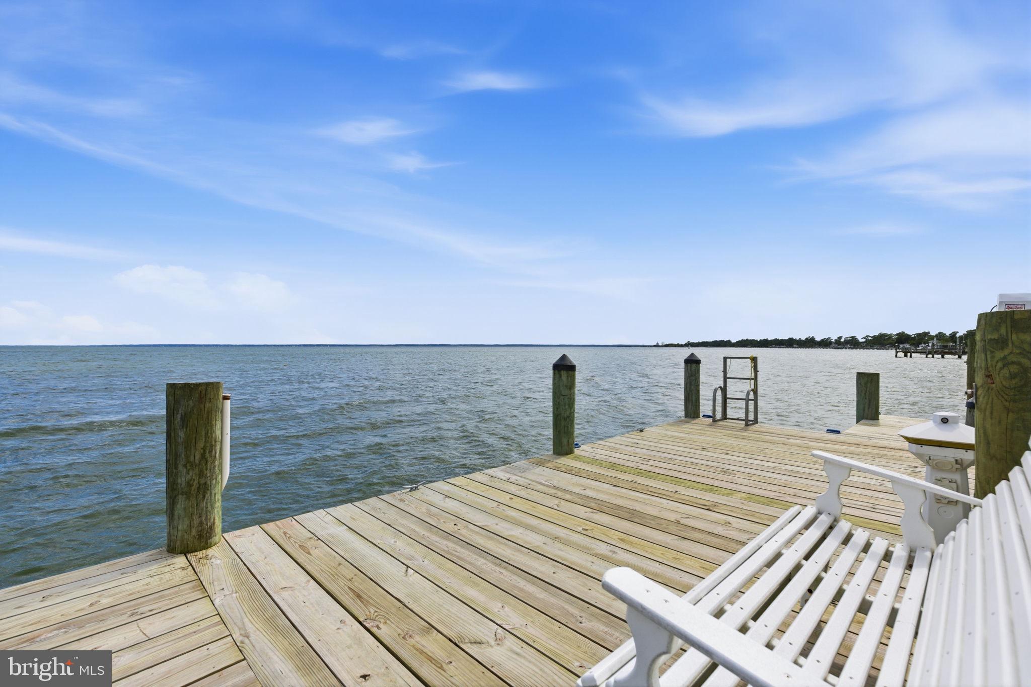 Enjoy effortless waterfront living in Southern Maryland from this prem – image 2