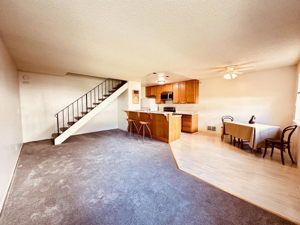 Who Wouldnt Want to live in desirable Capitola Knolls Community! Nestl – image 6