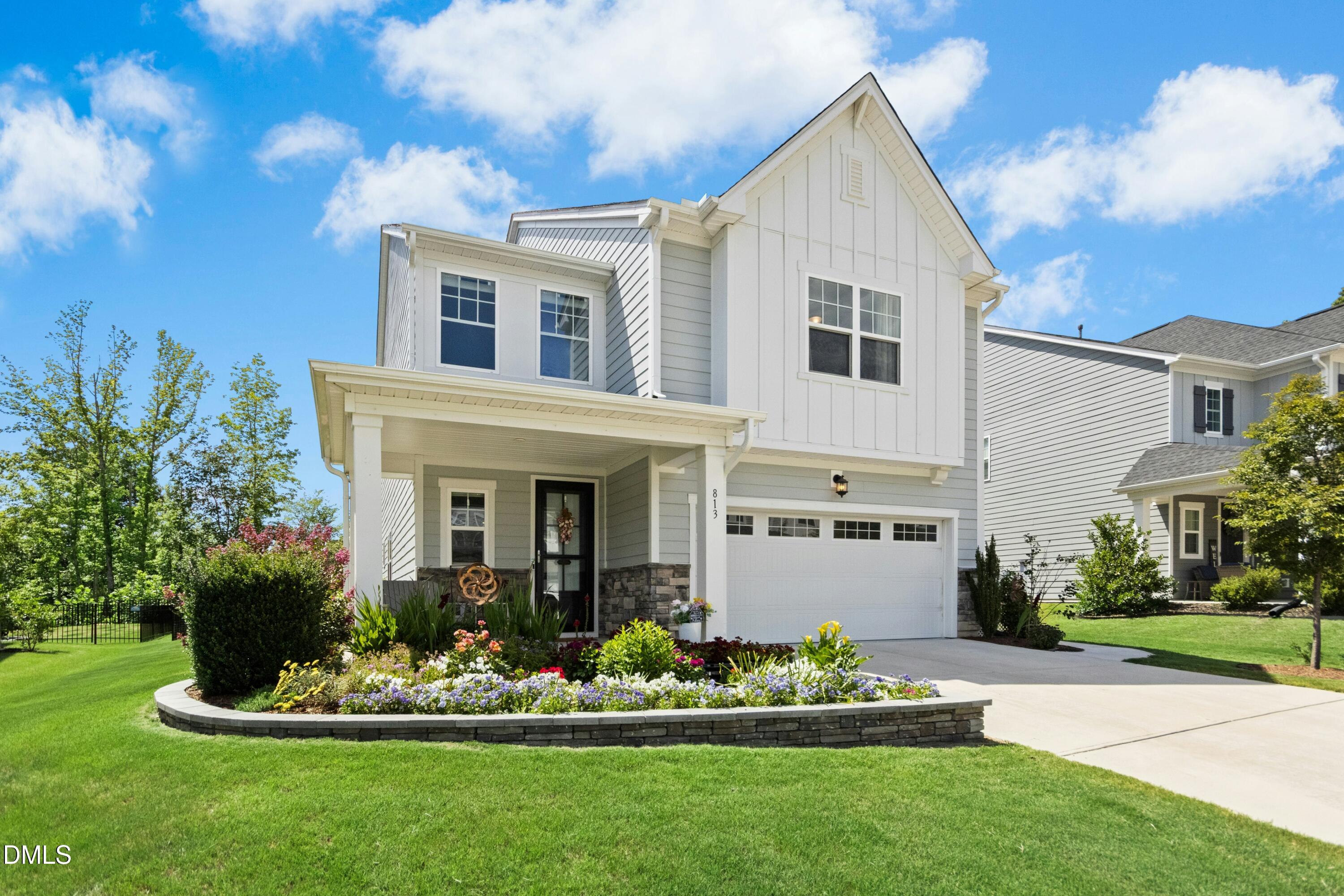 Welcome to 813 Precipice Way. This move-in ready 4-bedroom, 3-bathroom – image 2