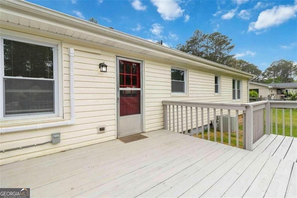 One plus acre in Milton! Purchase this ranch home that is located in c – image 19