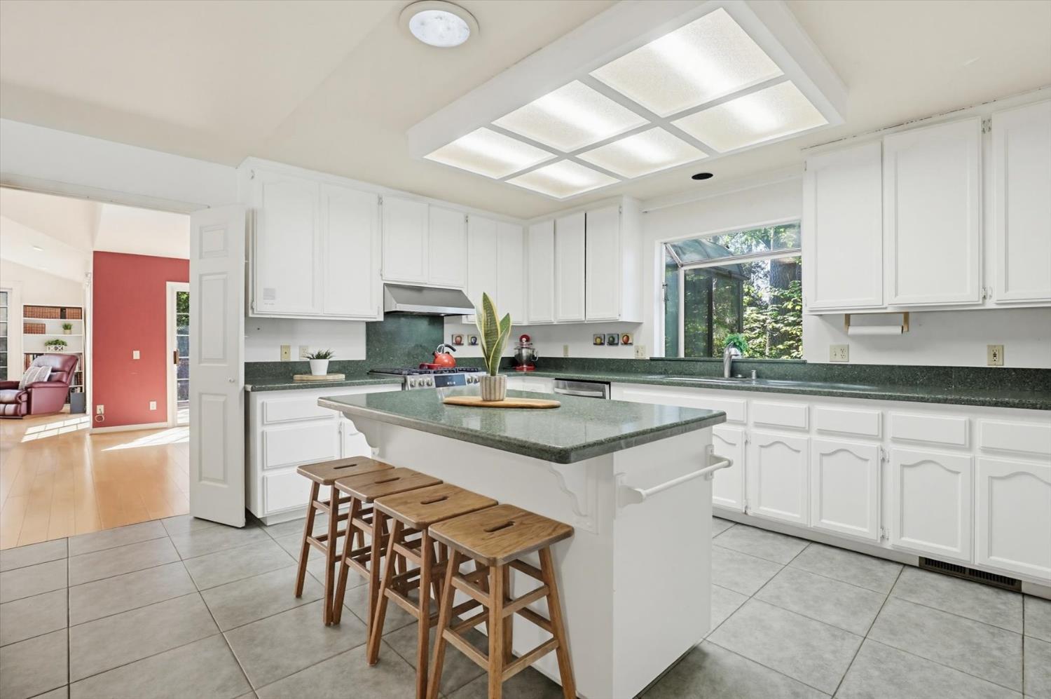 21349 21349 Leslie Drive, Grass Valley, California, 95945, USA, 4 Bedrooms Bedrooms, ,3 BathroomsBathrooms,Residential,For Sale,21349 Leslie Drive,226046586