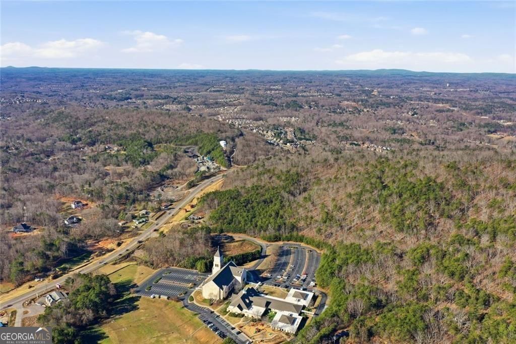 A mountain retreat in the heart of Forsyth. This extraordinary 6+ acre – image 20
