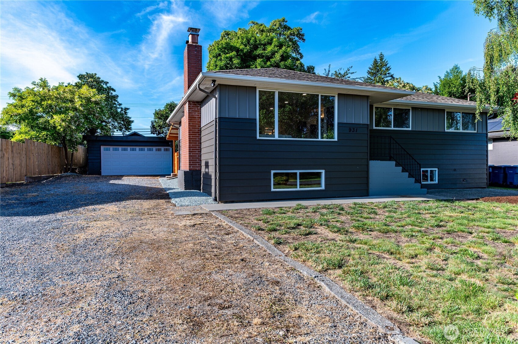 Price reduced!!! Fully remodeled in-town Snohomish with rare daylight – image 1