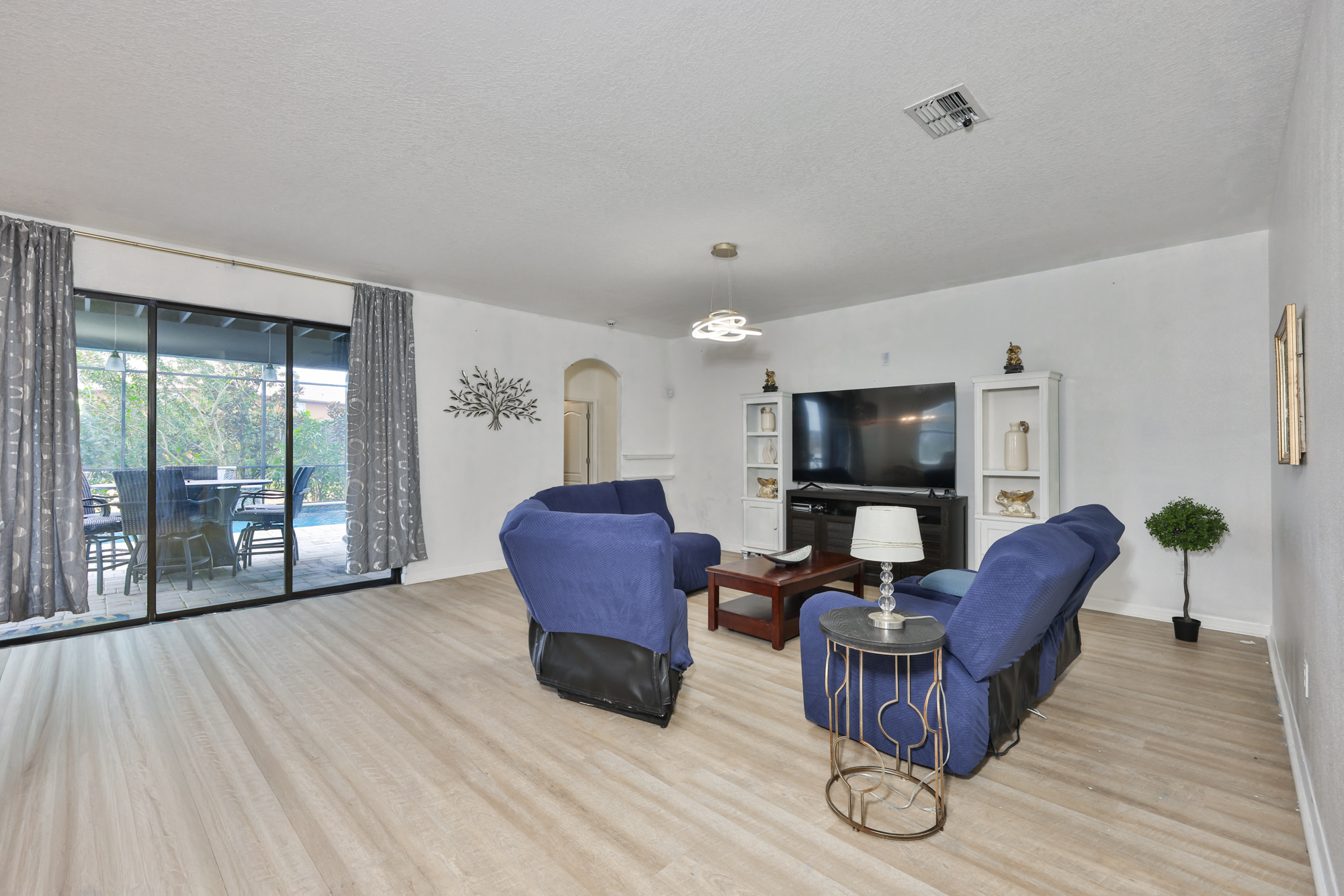 10039 10039 Smarty Jones Dr, Ruskin, Florida, 33573, USA, 5 Bedrooms Bedrooms, ,4 BathroomsBathrooms,Residential,For Sale,10039 Smarty Jones Dr,642016df-e23d-48f6-b27e-21a6c6