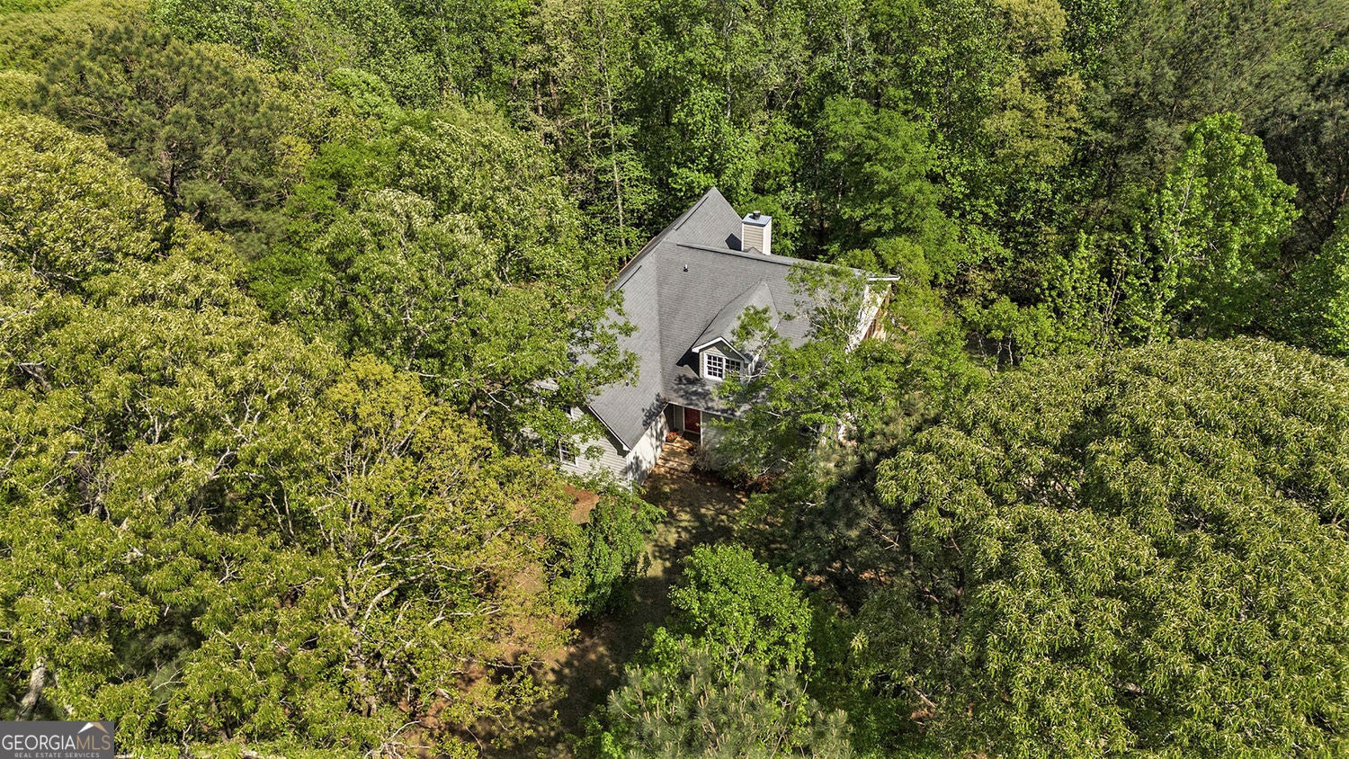 Experience the epitome of country living on this expansive 10+ acre pr – image 44