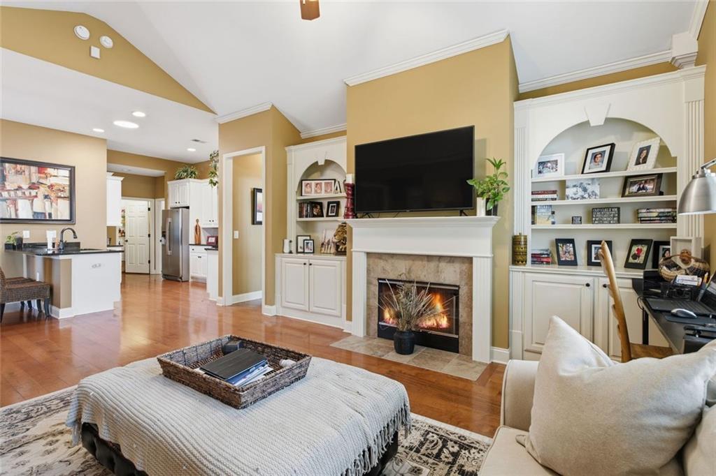 Welcome to this lovely home in the highly sought-after Orchards of Bra – image 16