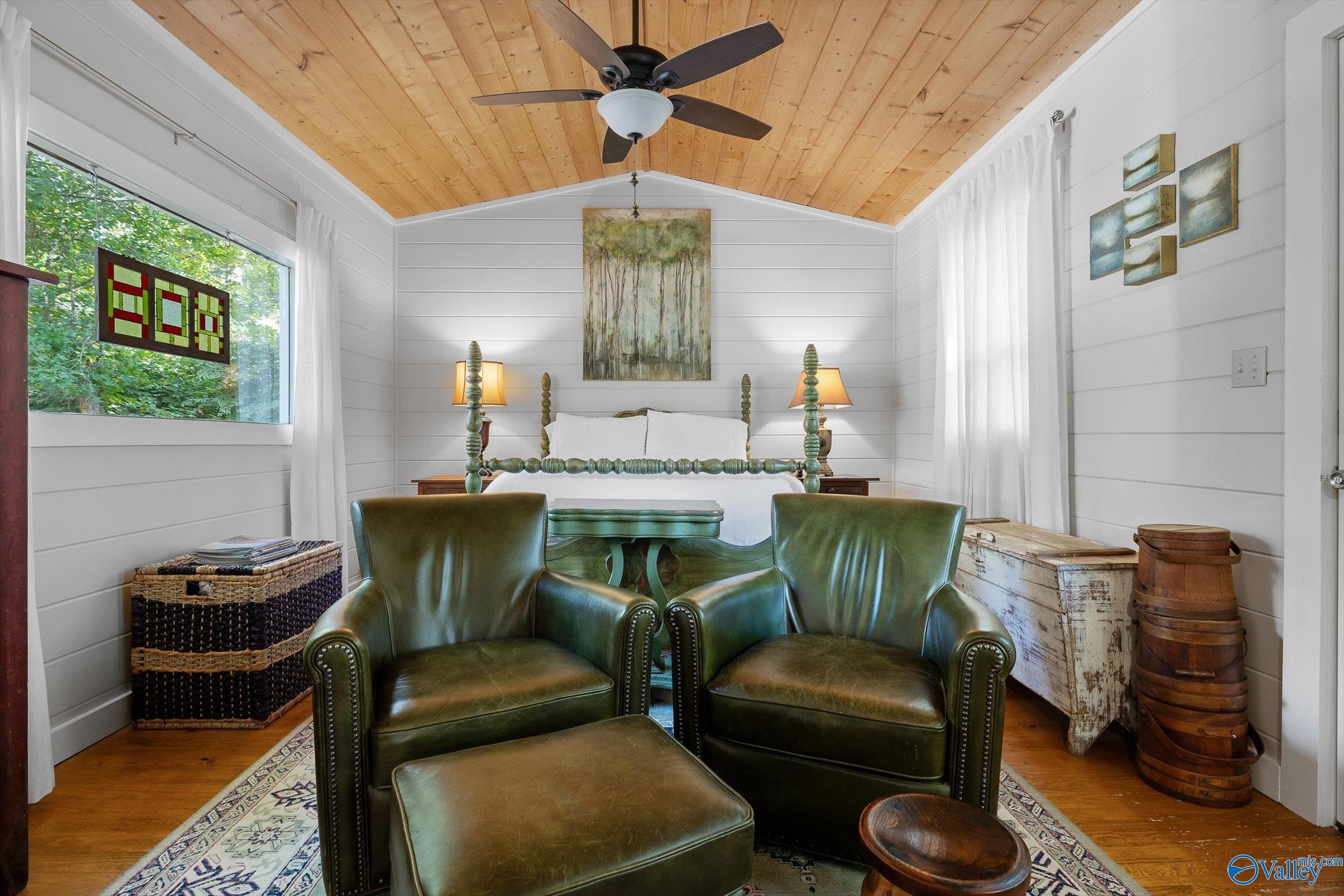 Irreplaceable Mentone charm meets thoughtful updates. Built in 1935, t – image 21