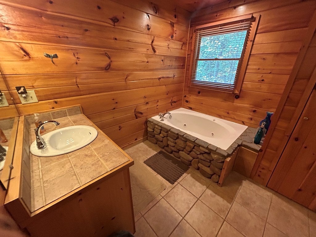 WAKE UP to the Sweeping Long-Range MTN VIEWS EVERY MORNING in this FUL – image 89