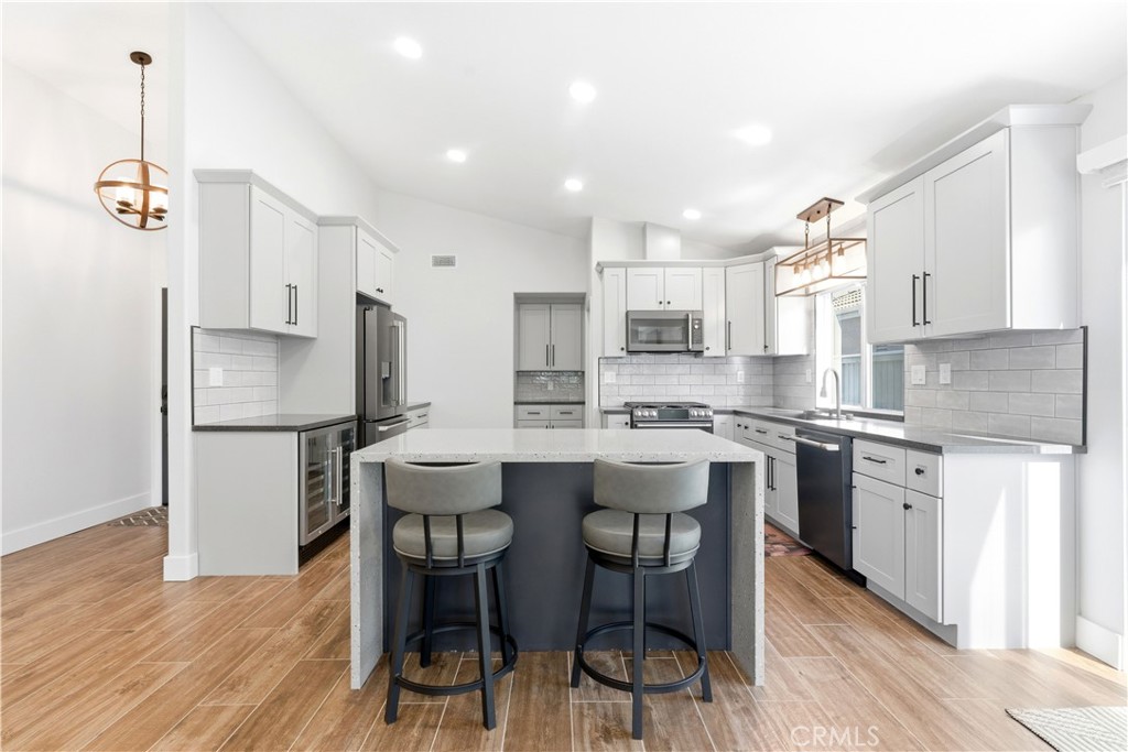 Welcome to resort-style living in The Colony, one of Murrietas most de – image 19