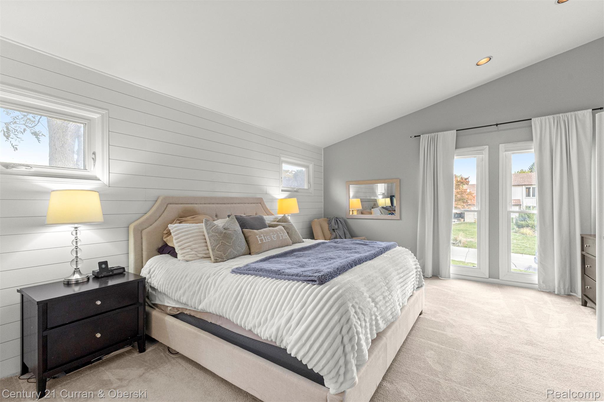 Welcome to 30999 Sudbury Street in Farmington Hills. This beautifully – image 31