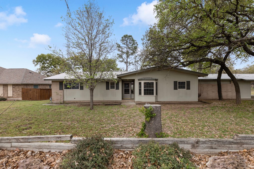 1801 1801 N Llano St, Fredericksburg, Texas, 78624, USA, 3 Bedrooms Bedrooms, ,2 BathroomsBathrooms,Residential,For Sale,1801 N Llano St,104229