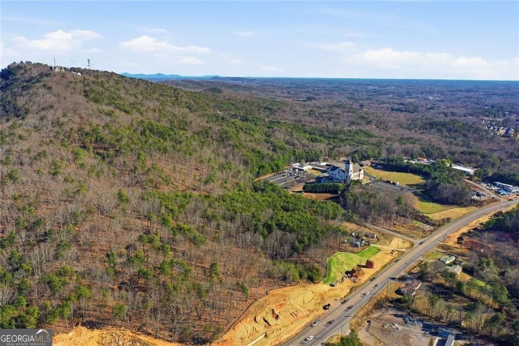 A mountain retreat in the heart of Forsyth. This extraordinary 6+ acre – image 9