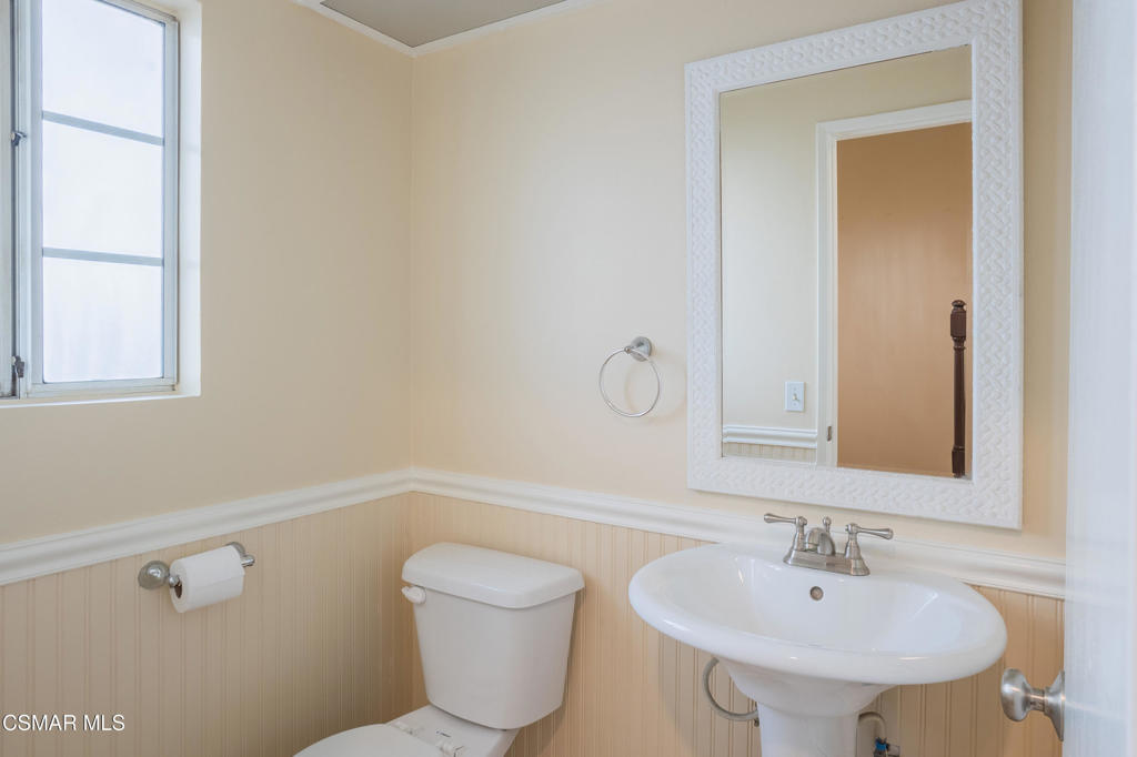 Rarely available two-bedroom ensuite in the desirable Coventry Court c – image 9