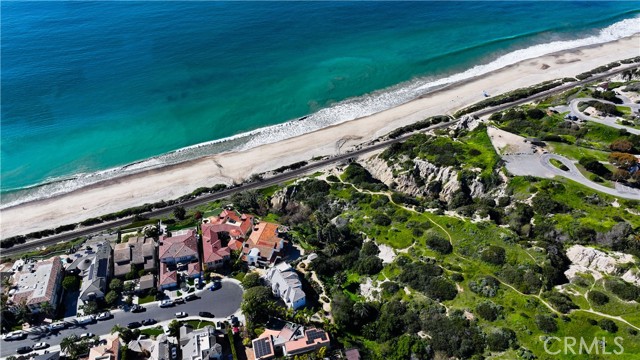 3811 3811 Vista Blanca, San Clemente, California, 92672, USA, 6 Bedrooms Bedrooms, ,5 BathroomsBathrooms,Residential,For Sale,3811 Vista Blanca,OC26028951