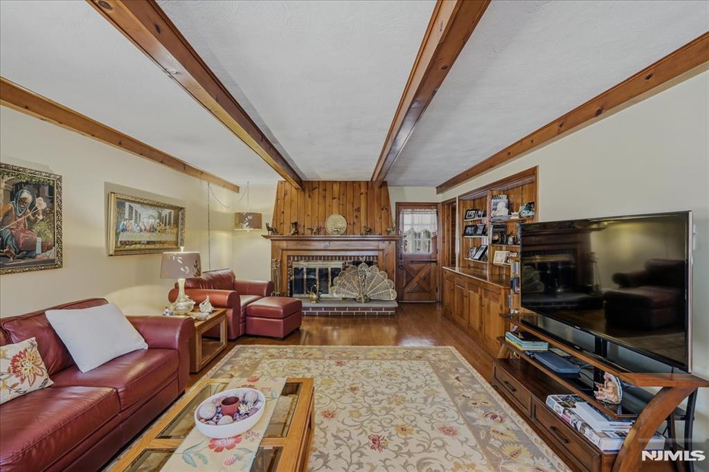 85 85 Stewart, Kearny, New Jersey, 07032, USA, 3 Bedrooms Bedrooms, ,3 BathroomsBathrooms,Residential,For Sale,85 Stewart,26021909