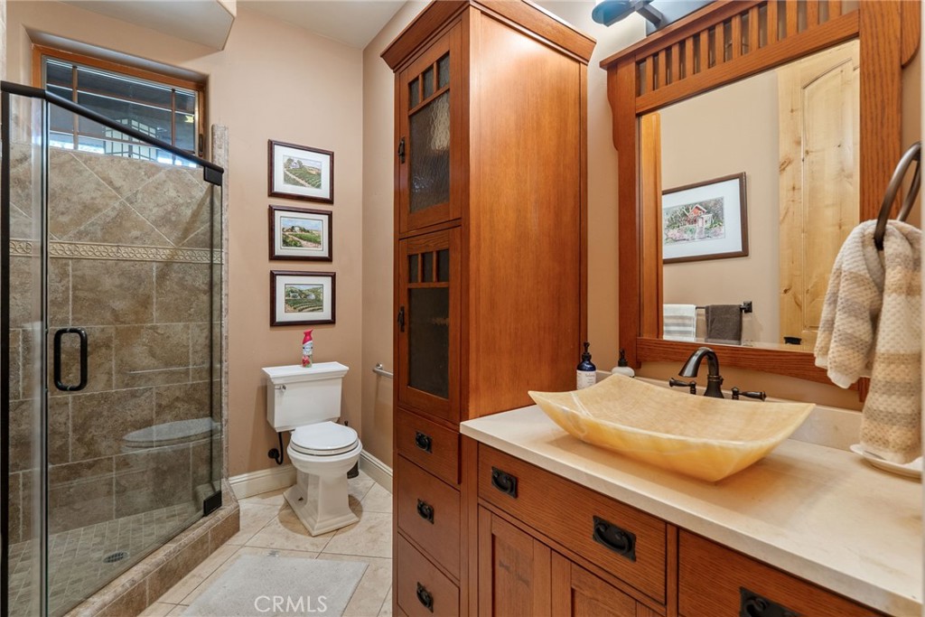 Located on the desirable West Side of Paso Robles, this custom-built 2 – image 31