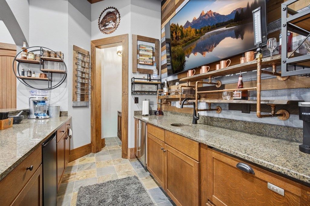 Architectural Mountain Sanctuary on 5+ Private Acres. Experience refin – image 74