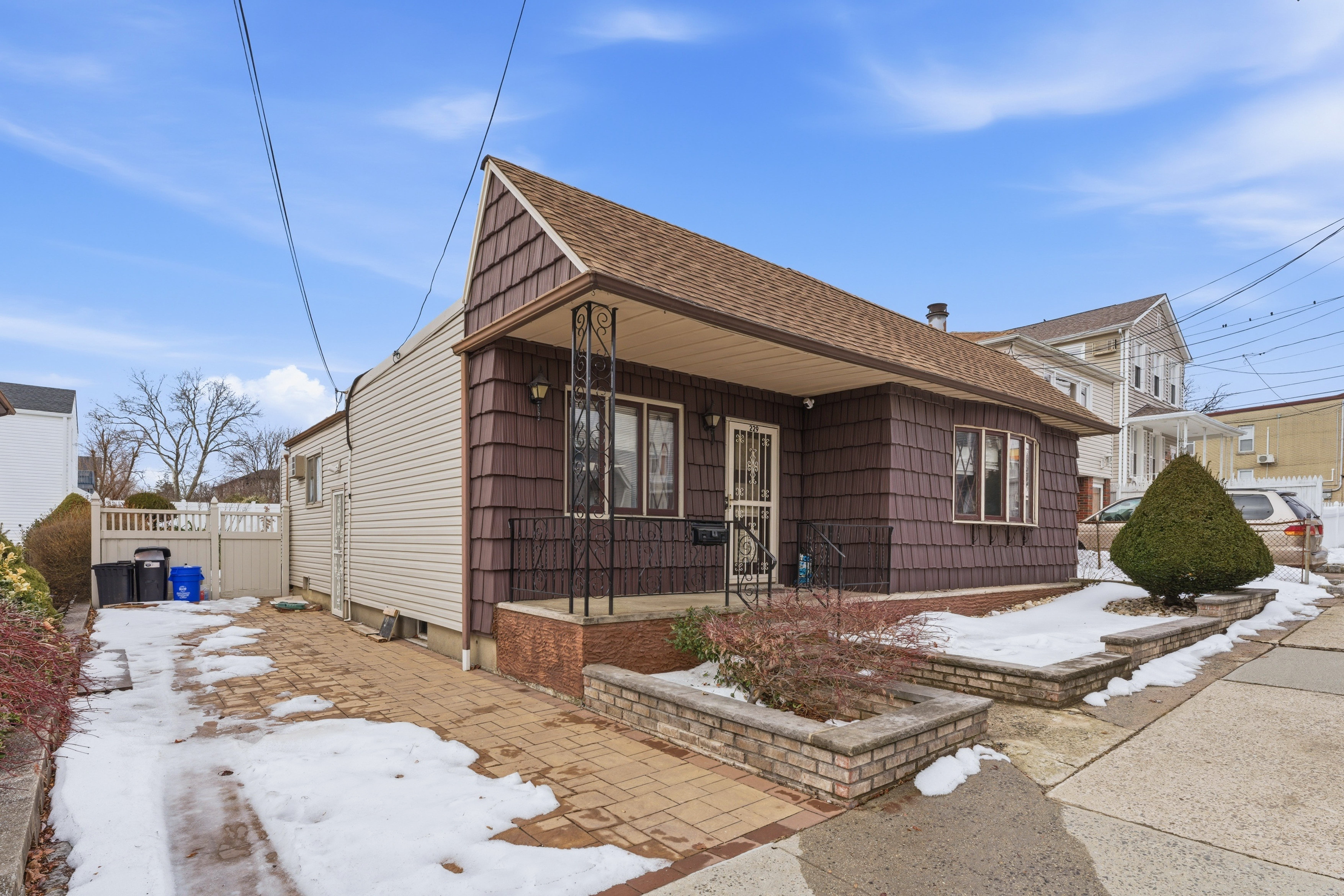 229 229 Centre Avenue, Secaucus, New Jersey, 07094, USA, 4 Bedrooms Bedrooms, ,2 BathroomsBathrooms,Residential,For Sale,229 Centre Avenue,26004821