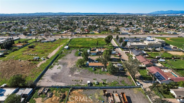 Exceptional mixed-use / commercial opportunity on an expansive approxi – image 5