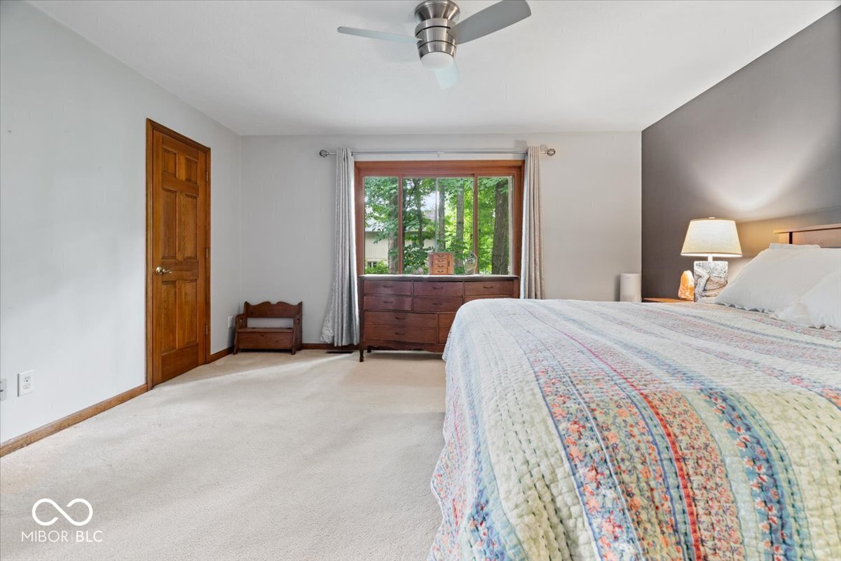 Updates galore in desirable Feather Cove III! Nestled on a half-acre w – image 20