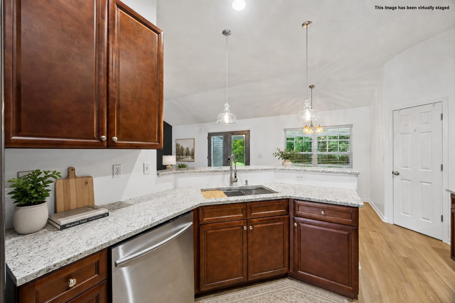 Tired of choosing between a backyard and a commute? At 54079 Amblerwoo – image 27