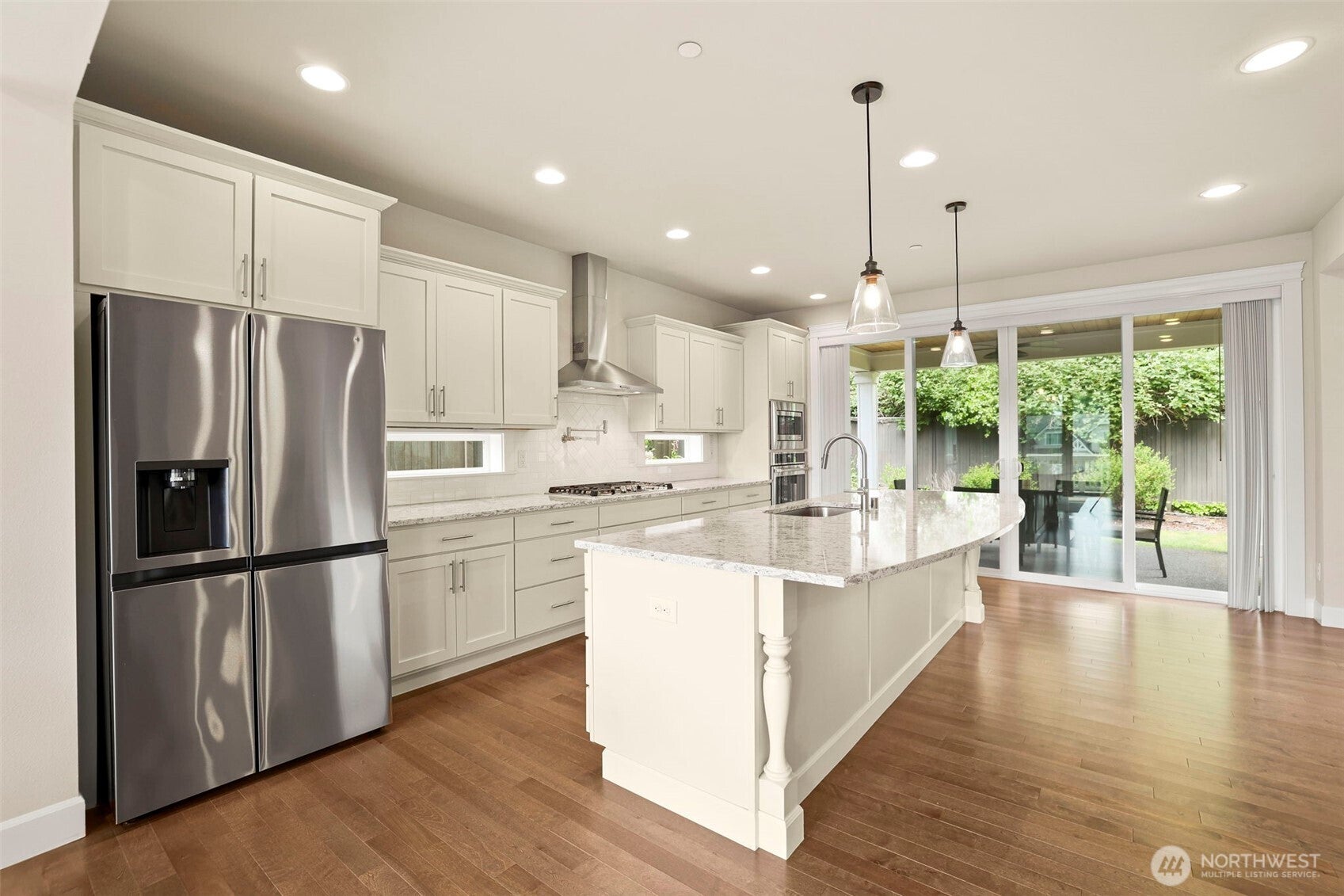 Welcome to this beautifully designed Sagebrook Lane home in Bothell Ca – image 6