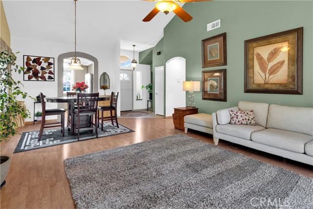 Charming, comfortable, and move-in readythis beautifully updated 3 bed – image 4