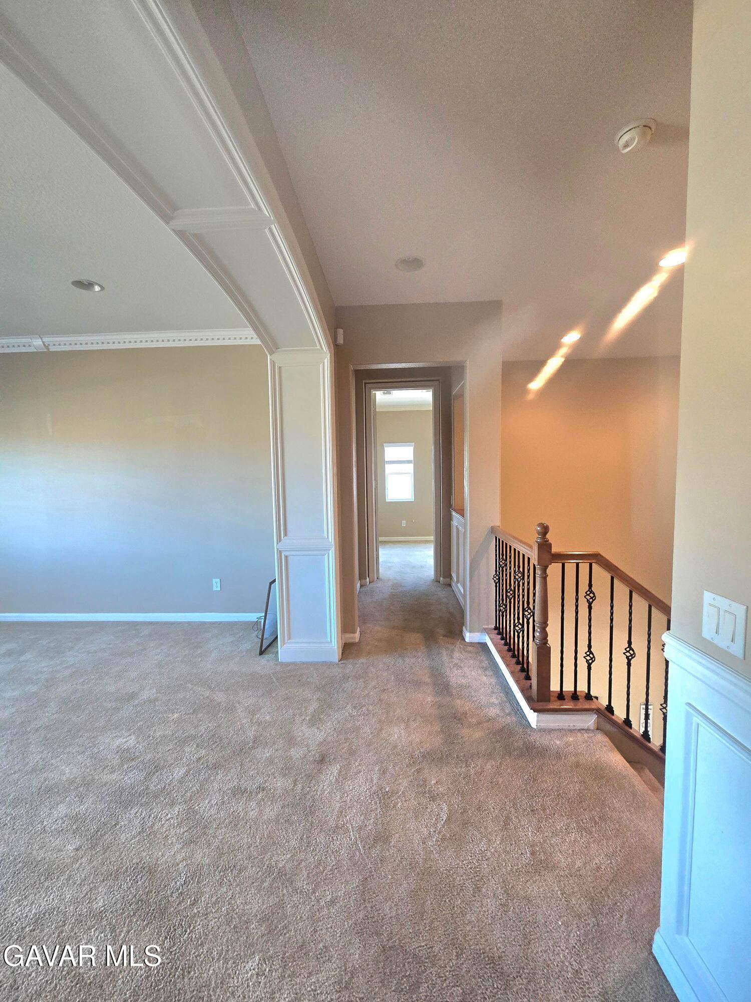 Stunning 5-bedroom, 4-bathroom, 2-story single-family home in the high – image 36