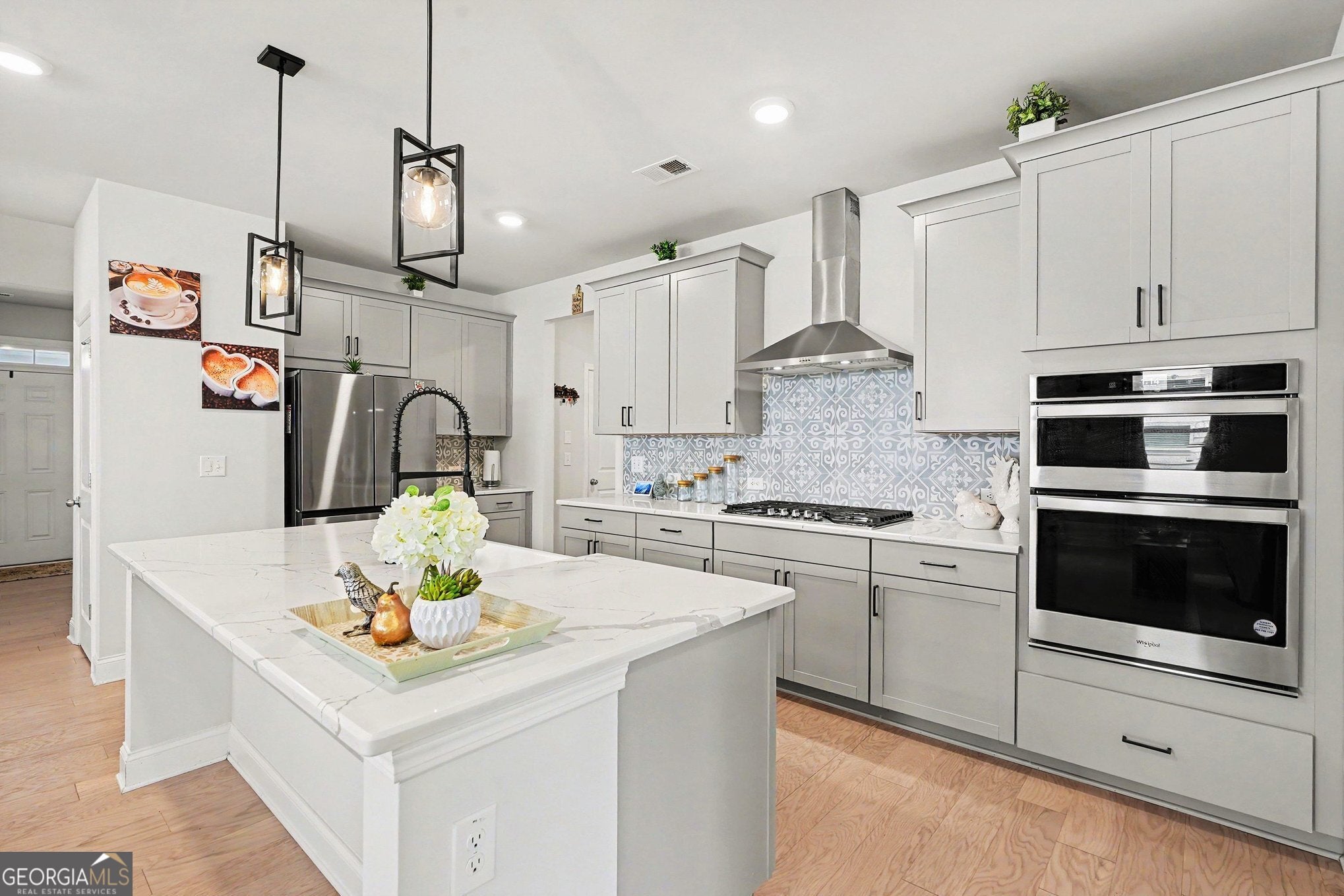 5 BEDROOM/3.5 BATH and over 3100 SF! This lovely like new double cul d – image 14