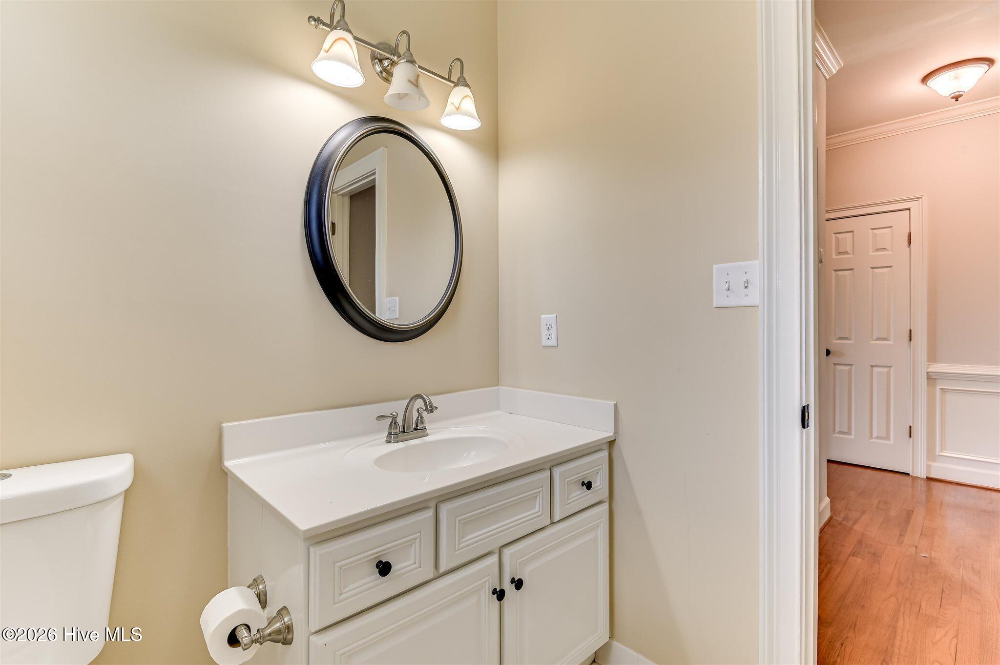 Welcome to this stunning brick home nestled on a quiet cul-de-sac in t – image 26