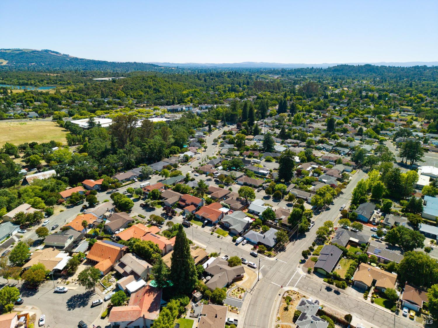 Welcome to 274 Beech Avenue, a beautifully maintained single-story hom – image 46