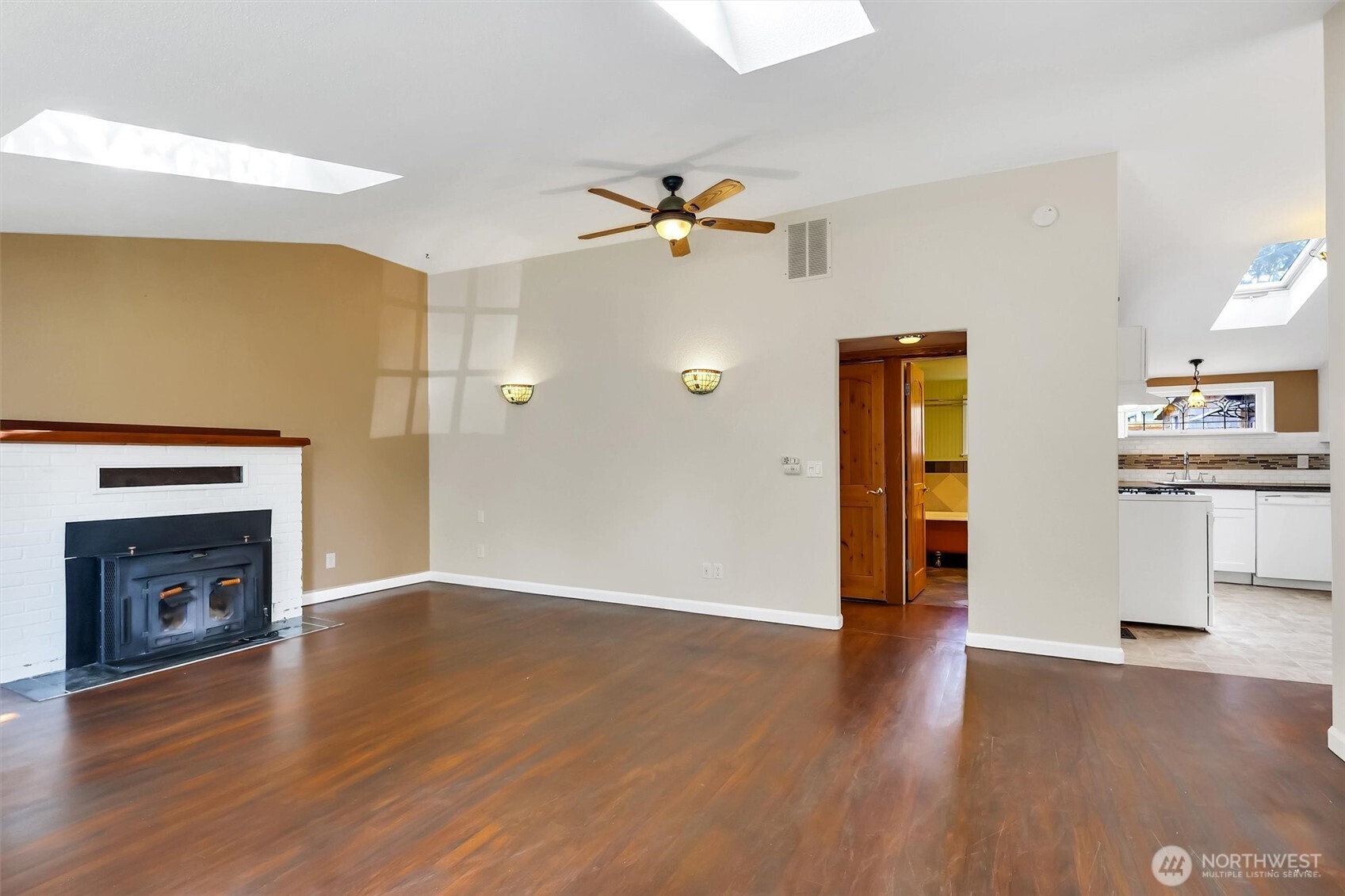 13722 13722 Interlake Avenue, Seattle, Washington, 98133, USA, 2 Bedrooms Bedrooms, ,2 BathroomsBathrooms,Residential,For Sale,13722 Interlake Avenue,2490690
