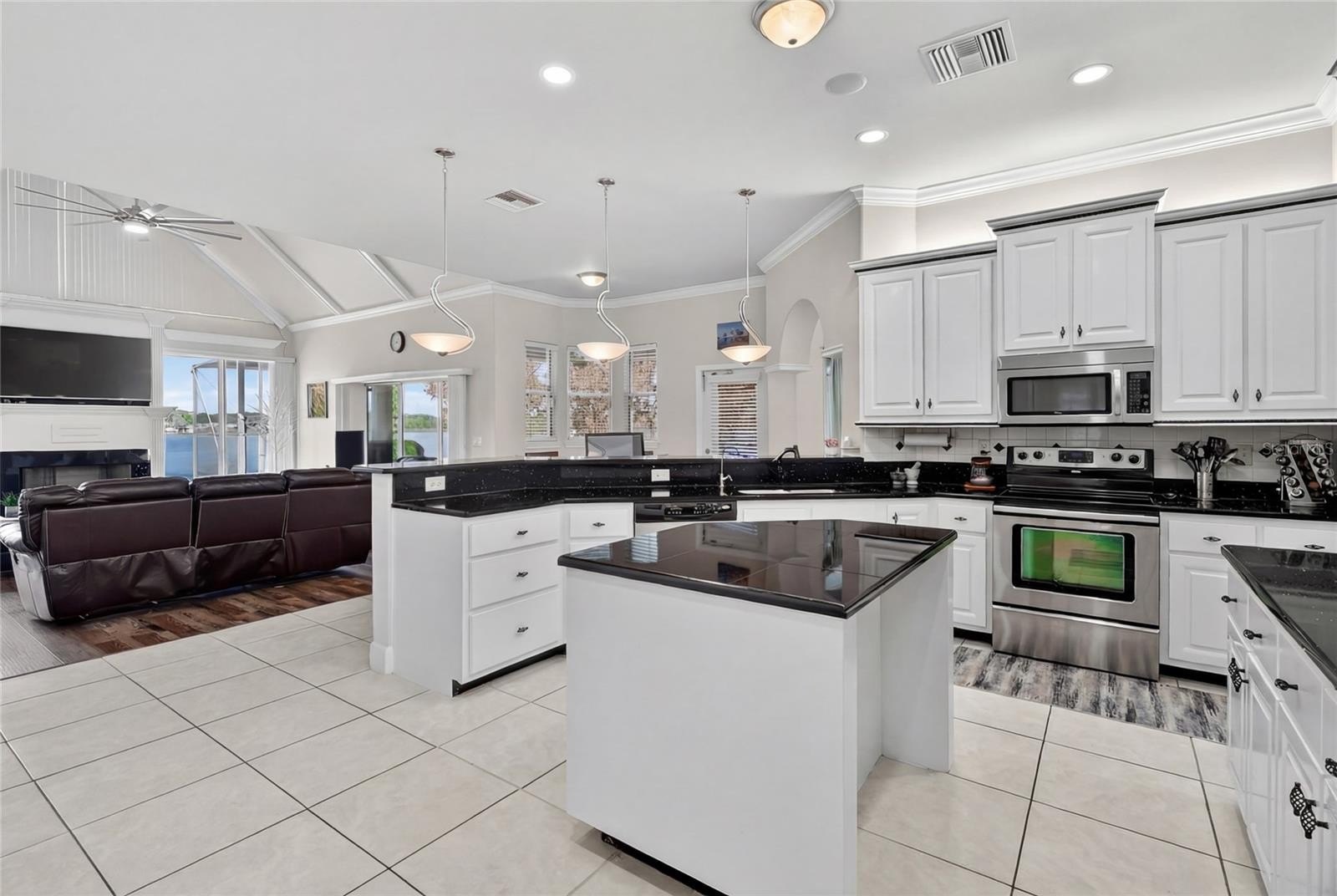 1028 1028 S LAKE MARIAM Drive, WINTER HAVEN, Florida, 33884, USA, 3 Bedrooms Bedrooms, ,3 BathroomsBathrooms,Residential,For Sale,1028 S LAKE MARIAM Drive,P4938222